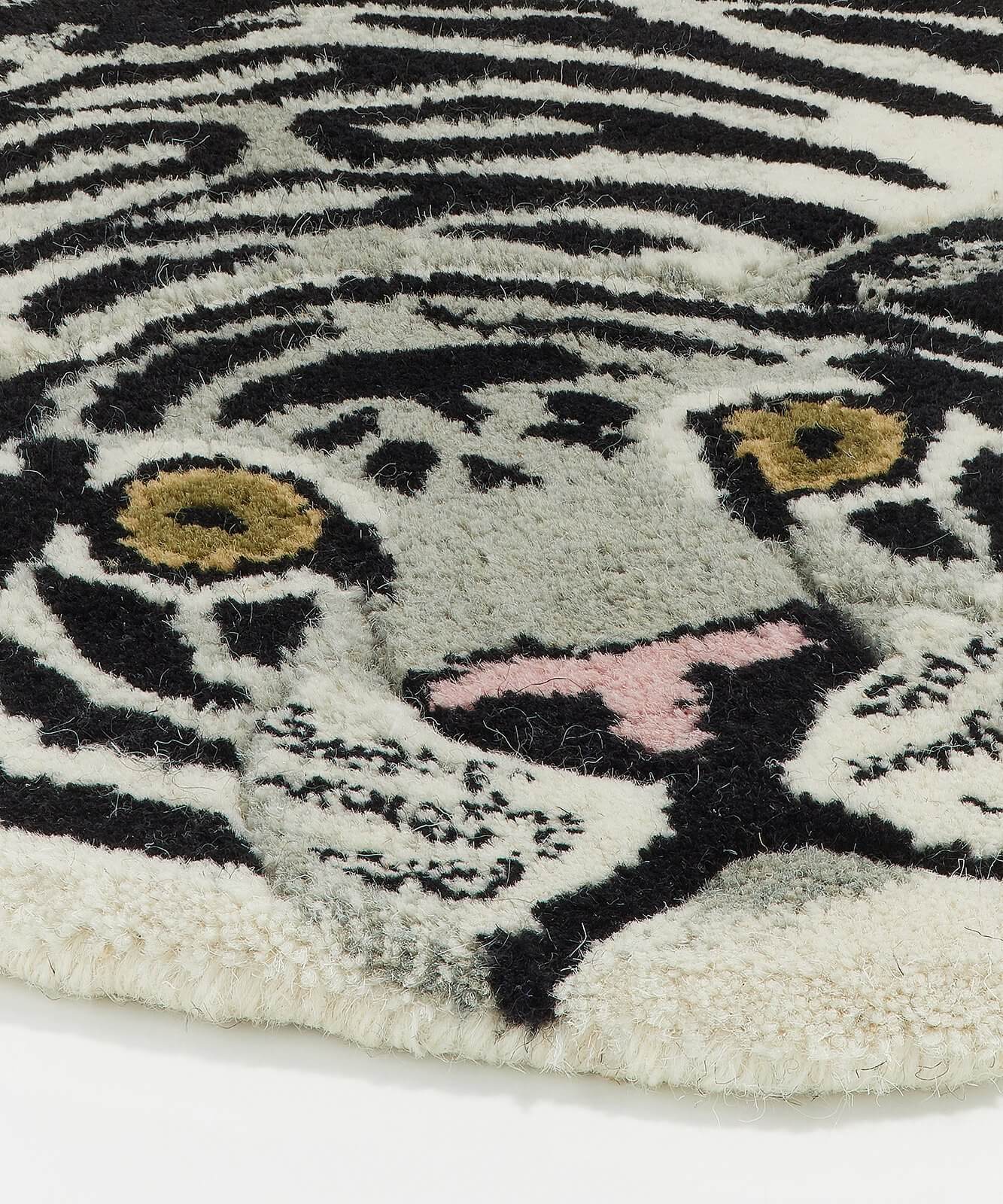 Snowy Tiger Rug Large