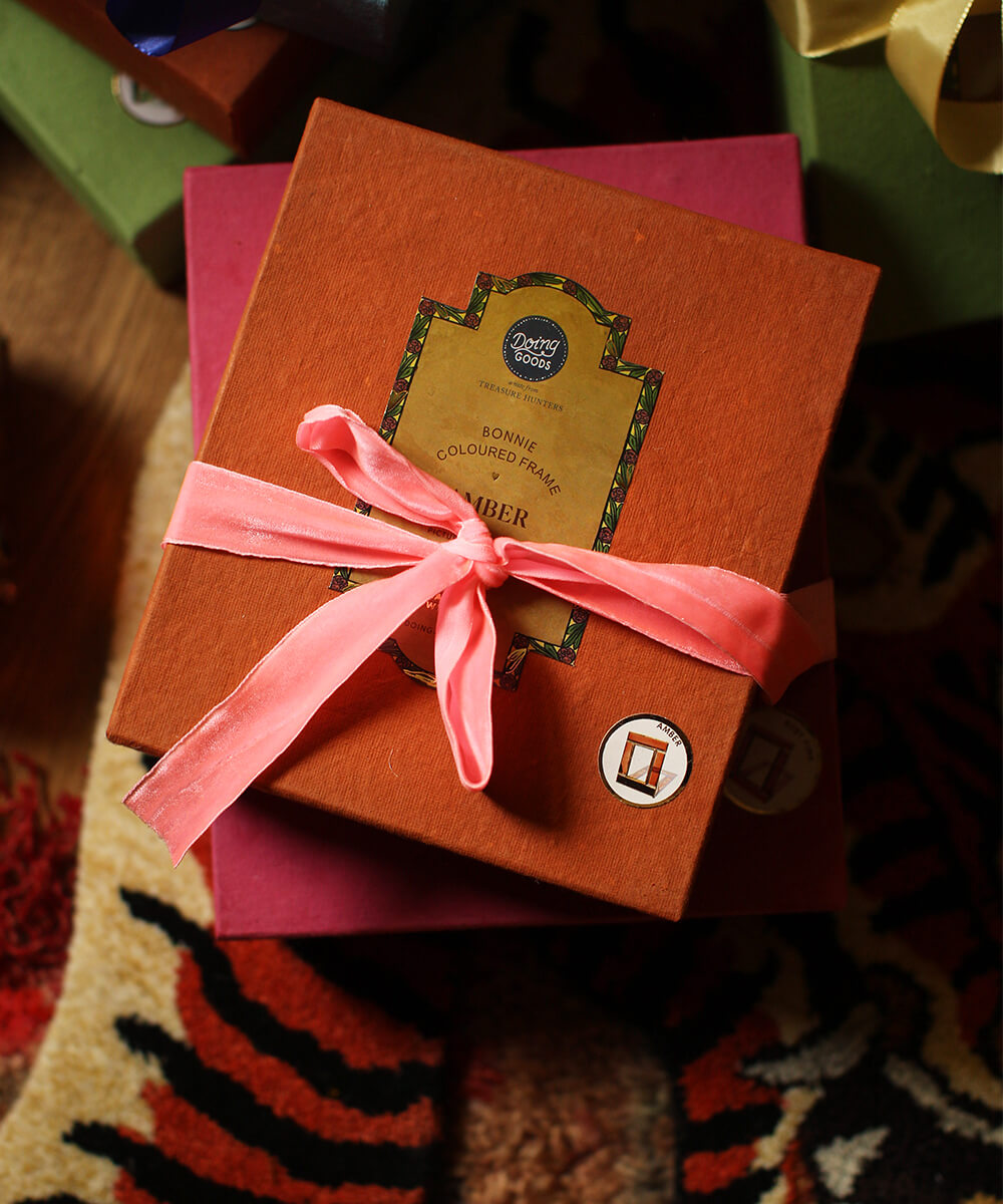 Bonnie Colored Frame Small Amber (in giftbox)