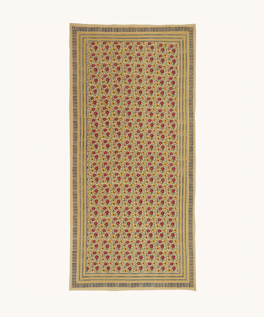Evy Table Throw in Tote Bag